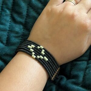 Black and Cream Beaded Bracelet